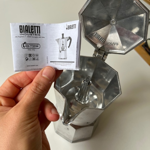 Bialetti Moka Express Silver Stovetop Espresso Maker 3 cup, 130mL - Picture 3 of 4